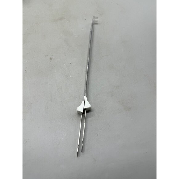 Toastmaster 6110 Electric Carving Knife 8" Stainless Steel Serrated Blades White - Picture 10 of 14